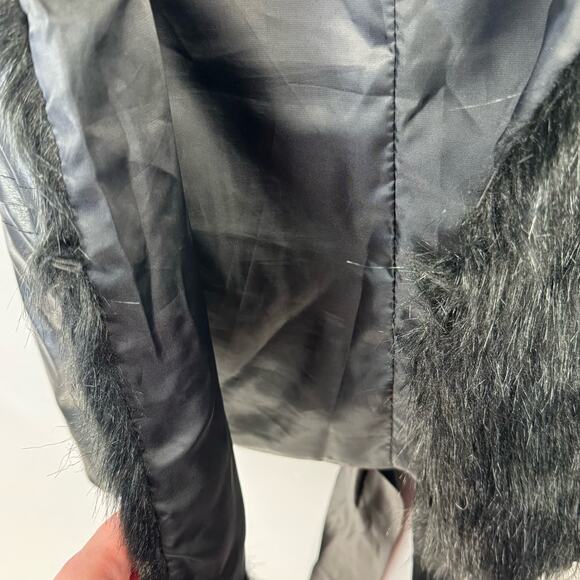 WENXI | Black Faux Leather with Faux Fur Collar Tie Back Vest | Women's Medium - Picture 6 of 7